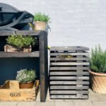 Cache-bouteille de gaz en lattes de bois noires – Image 3